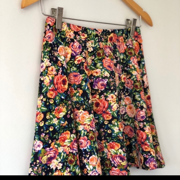 SANS SOUCI | Floral summer circle mini skirt - Picture 2 of 4